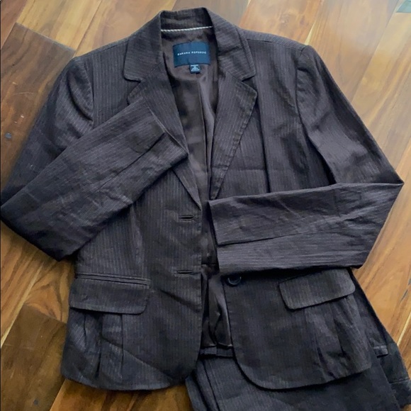 Banana Republic Brown Pinned Stripe Suit sz 10 - Picture 2 of 6